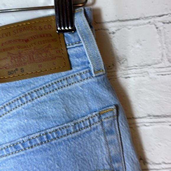 Levi’s 501 90s Light Wash Skinny Jeans size W26 x L28 Button Fly Raw Hem - Picture 6 of 13